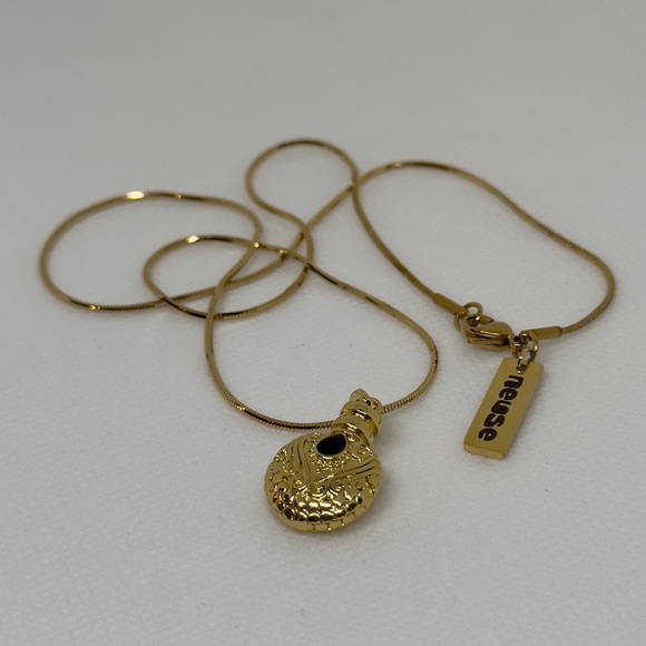 Neuse Jewelry Gold Pendant Necklacd - Picture 2 of 2